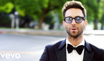 Maroon 5 - Sugar (Official Music Video)