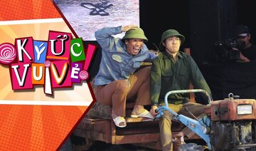 Cả tuổi thơ bỗng chốc thu bé lại vừa bằng chiếc xe công nông.